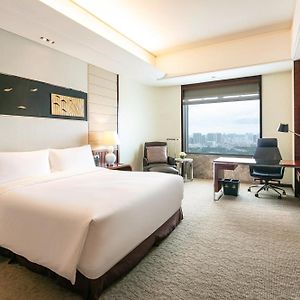 Classic King Room Lake View